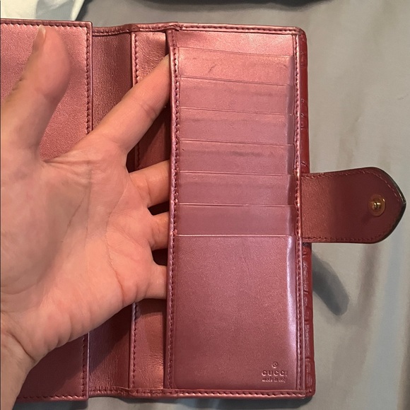 Gucci Red Leather Heart Clasp Wallet - Picture 10 of 13